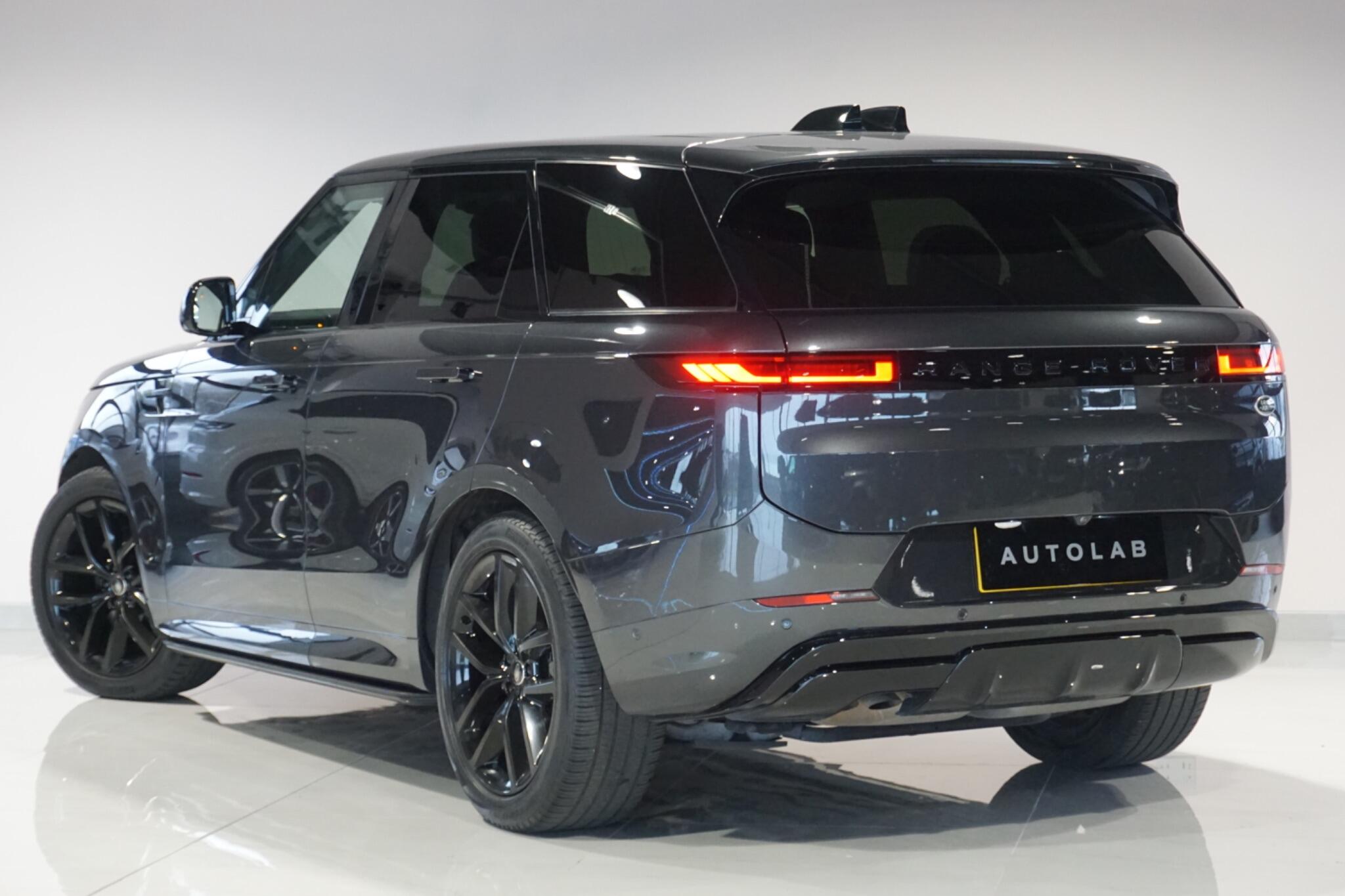 Land Rover Range Rover Sport 3.0 D300 MHEV Dynamic SE SUV 5dr Diesel Auto 4WD Euro 6 (s/s) (300 ps)